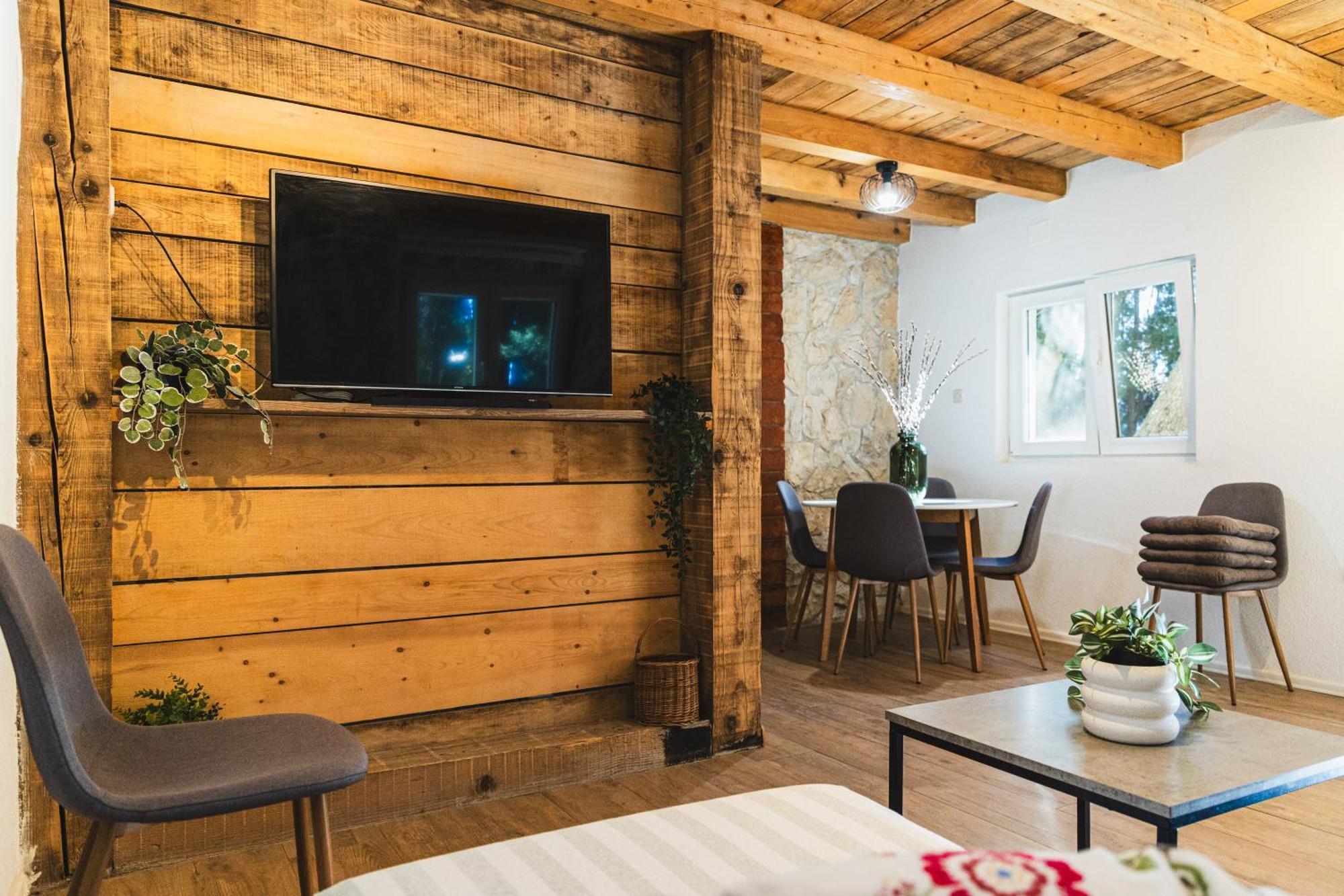 Country House Uros In Nature With Pool Lovorno Esterno foto