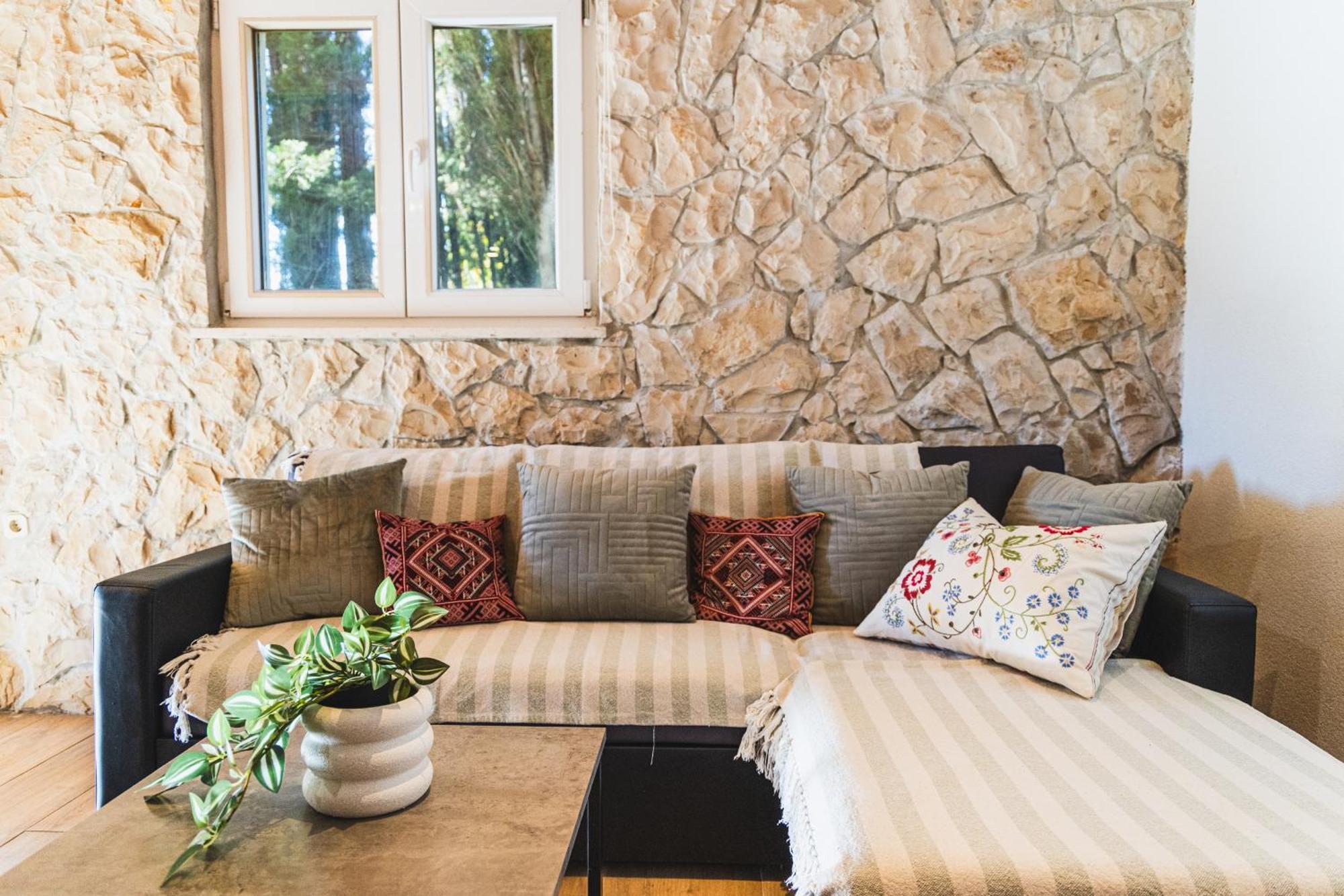 Country House Uros In Nature With Pool Lovorno Esterno foto