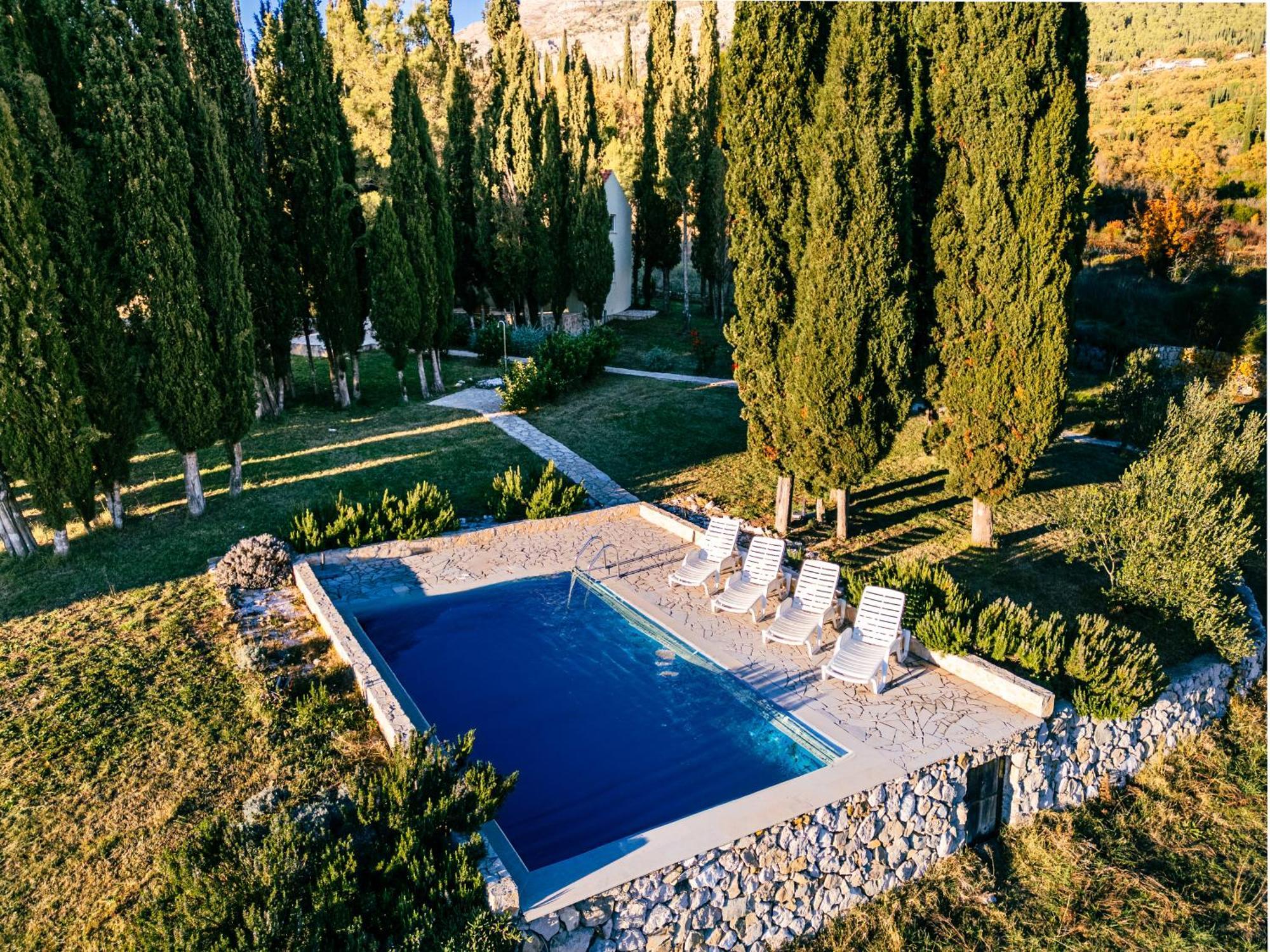 Country House Uros In Nature With Pool Lovorno Esterno foto