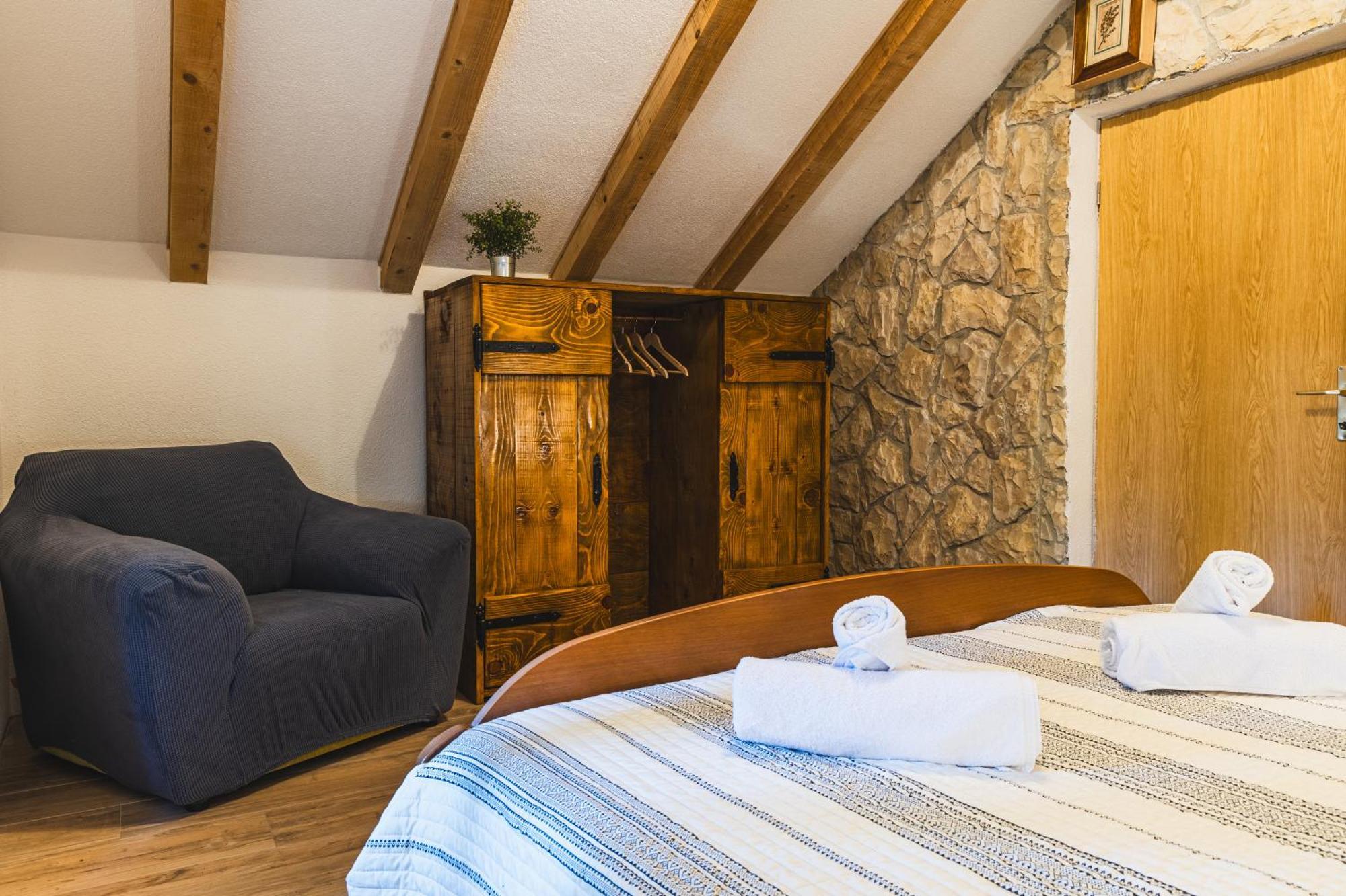 Country House Uros In Nature With Pool Lovorno Esterno foto