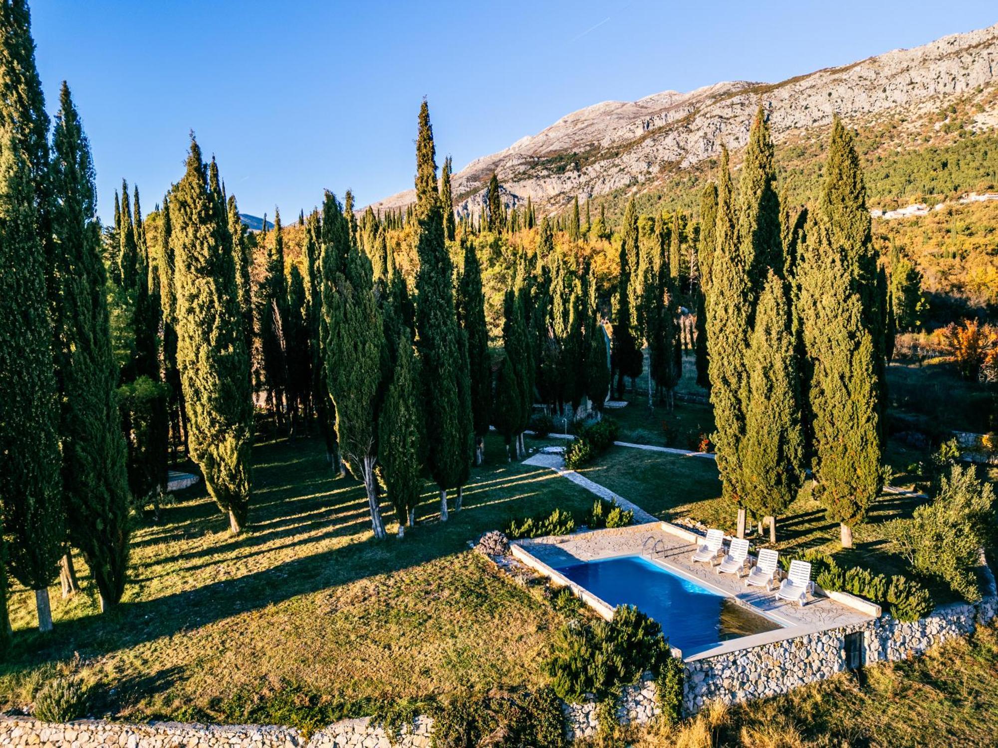Country House Uros In Nature With Pool Lovorno Esterno foto