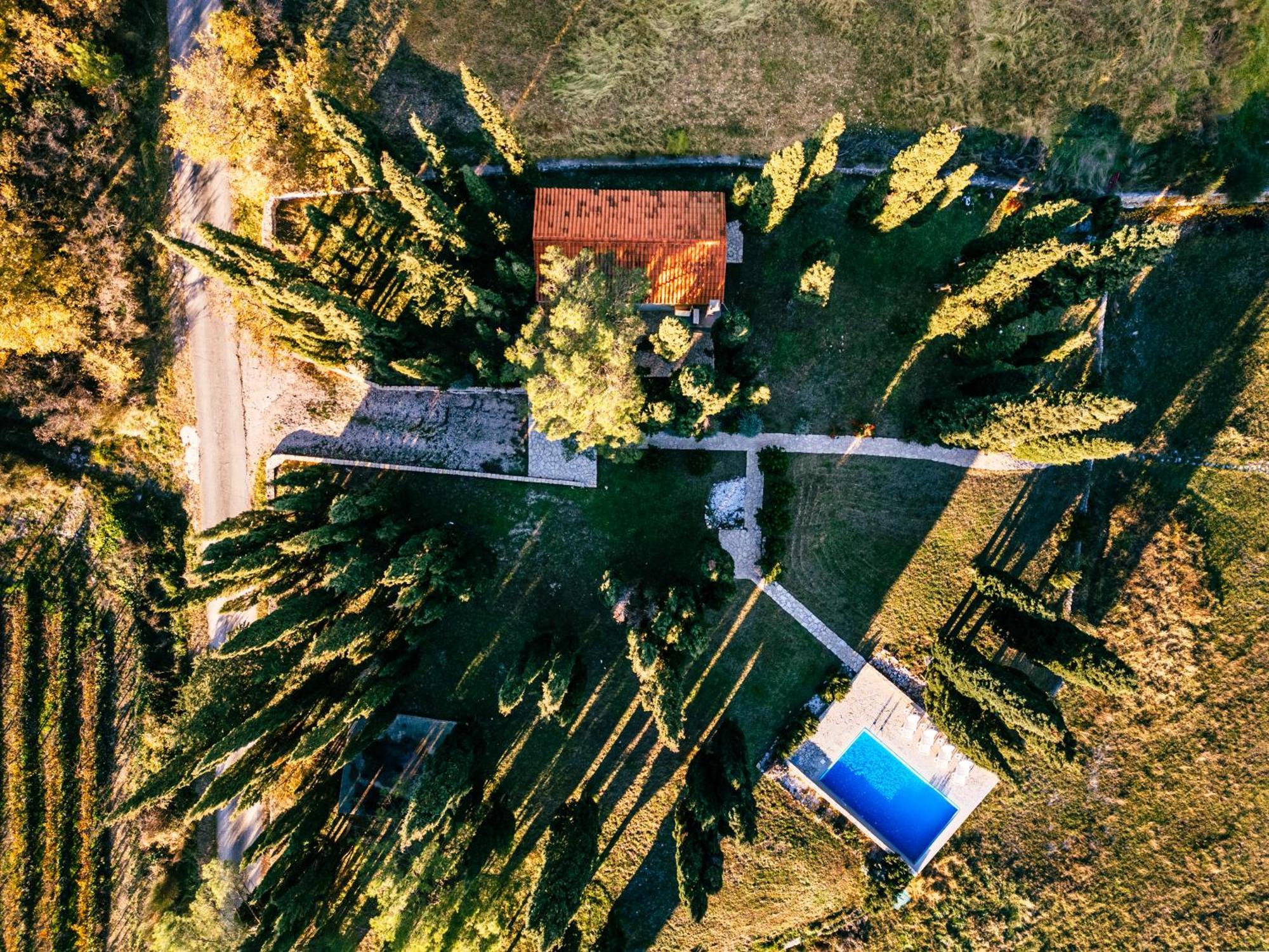 Country House Uros In Nature With Pool Lovorno Esterno foto