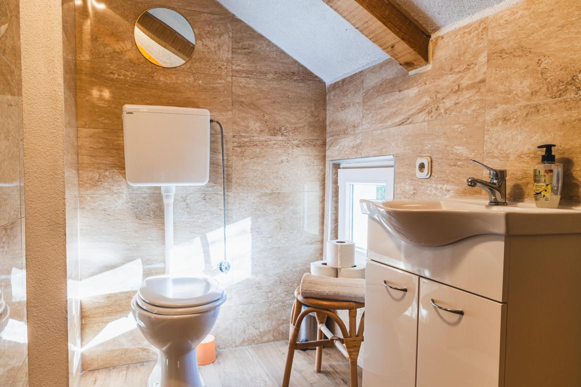 Country House Uros In Nature With Pool Lovorno Esterno foto