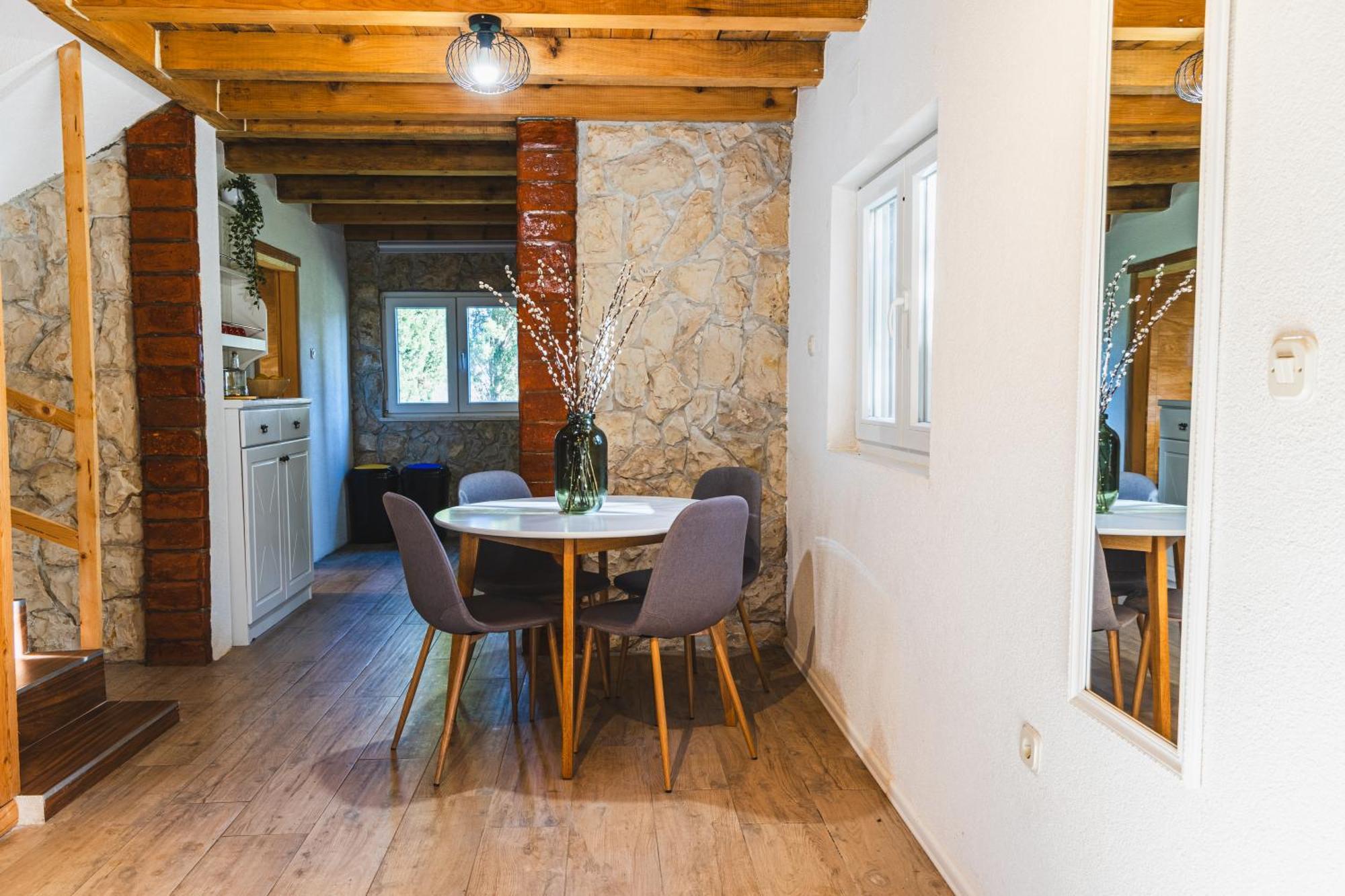 Country House Uros In Nature With Pool Lovorno Esterno foto
