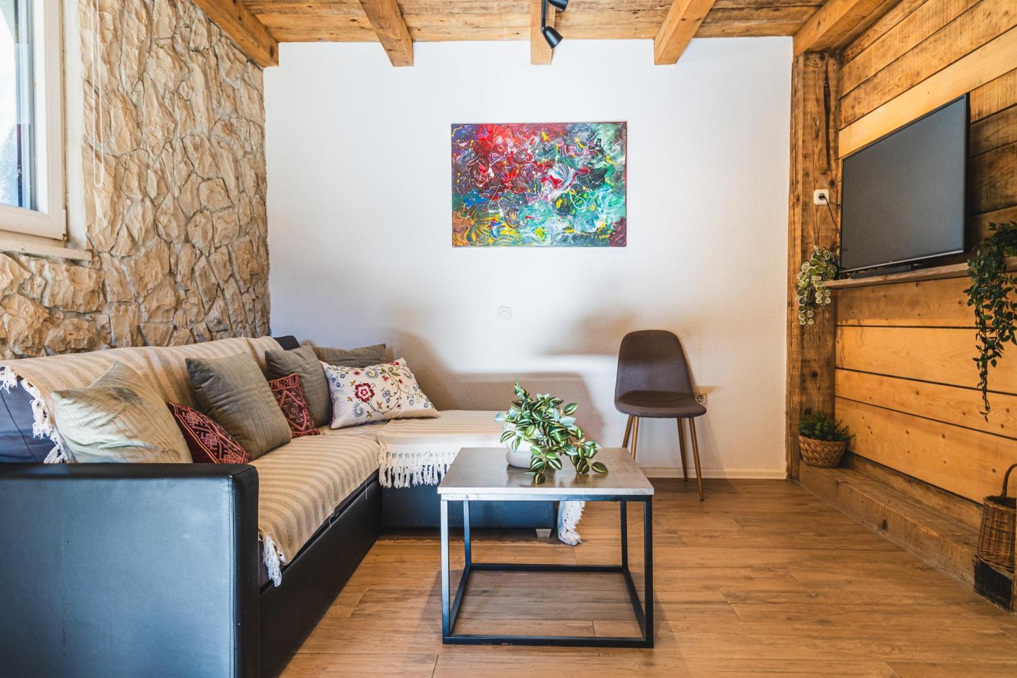 Country House Uros In Nature With Pool Lovorno Esterno foto
